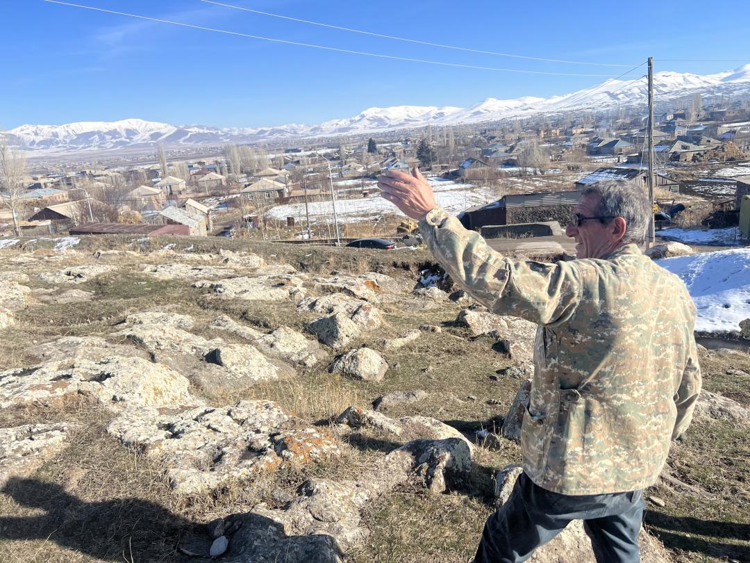 Garush Petrosyan pointing at the Azerbaijani border Garush Petrosyan pointing at the Azerbaijani border