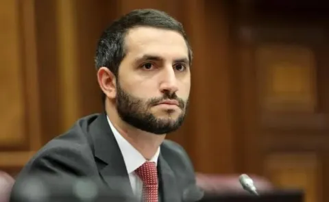 Rubinyan verteidigt Paschinjan gegen die Opposition; erläutert Vorschläge zu Bergkarabach, territoriale Ansprüche und Demarkationsprozesse