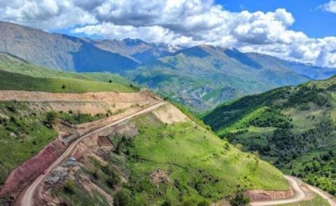 Bergkarabach: Zweites Treffen der Arbeitsgruppe; Alijews Besuch in der Region; Armenischer Bürgerbeauftragter über Schüsse in Syunik